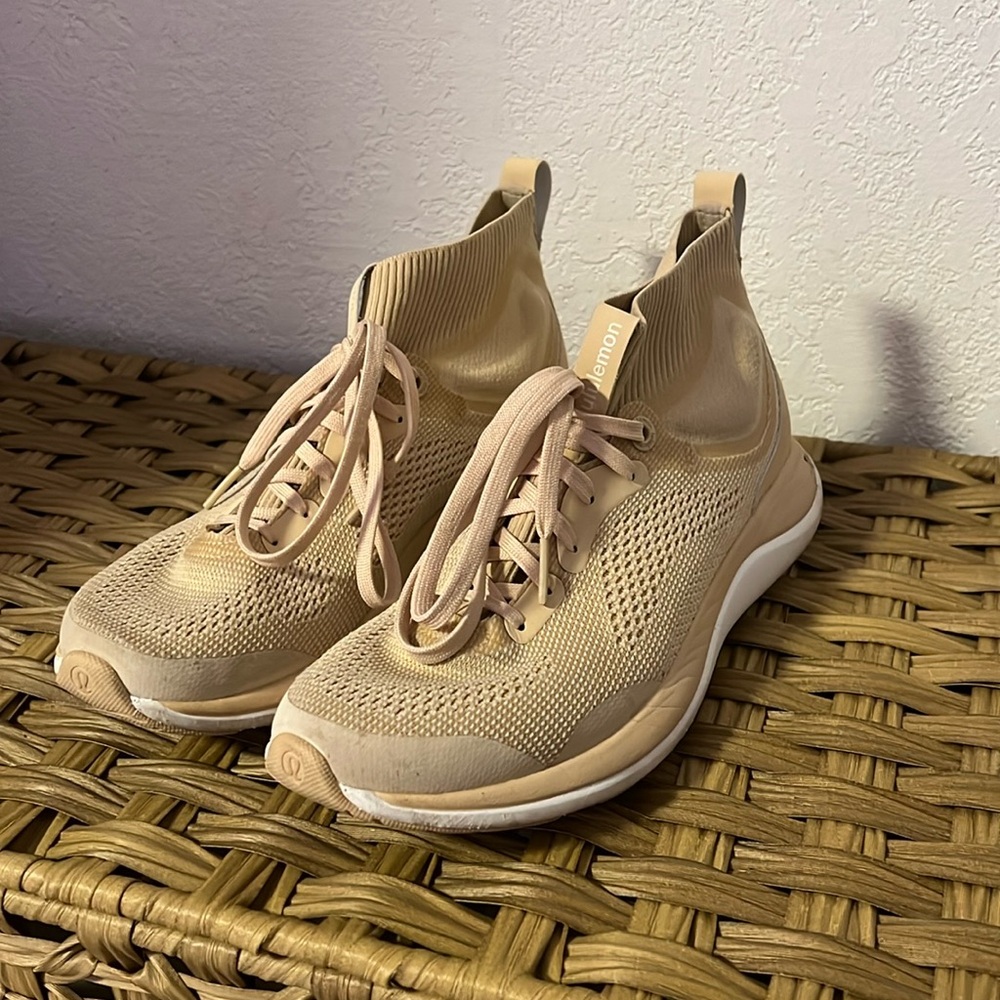 LULU LEMON Chargefeel Mid Women's Workout Shoe - Resale